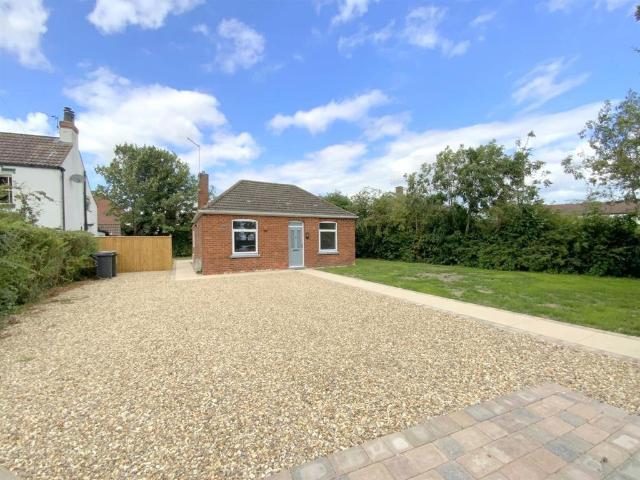 2 bedroom detached bungalow for sale