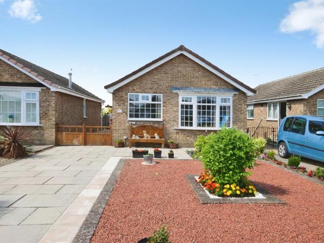 2 bedroom detached bungalow for sale