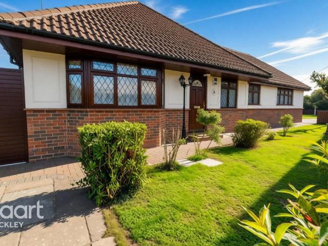 2 bedroom detached bungalow for sale
