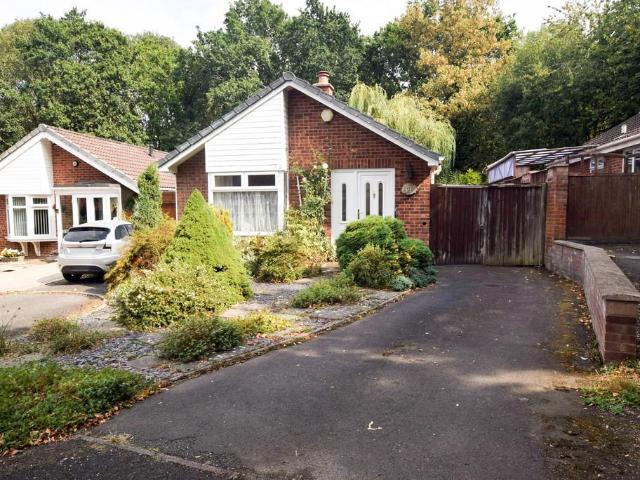 2 bedroom detached bungalow for sale