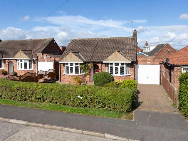 2 bedroom detached bungalow for sale