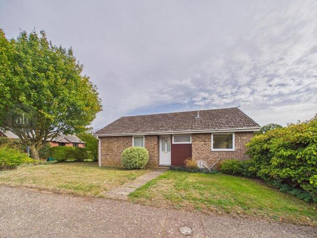 2 bedroom detached bungalow for sale