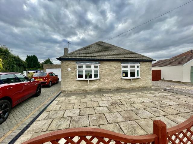 2 bedroom detached bungalow for sale