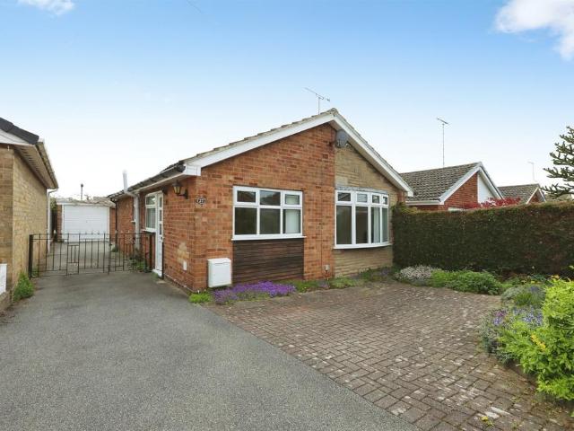 2 bedroom detached bungalow for sale