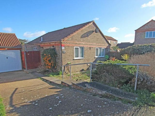 2 bedroom detached bungalow for sale