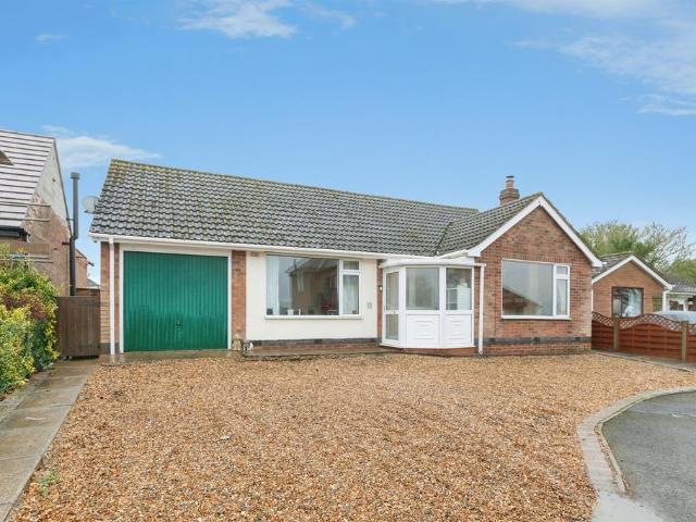2 bedroom detached bungalow for sale