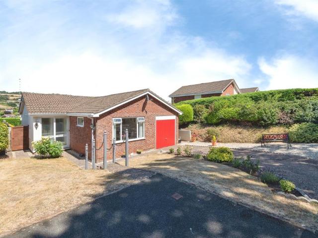 2 bedroom detached bungalow for sale