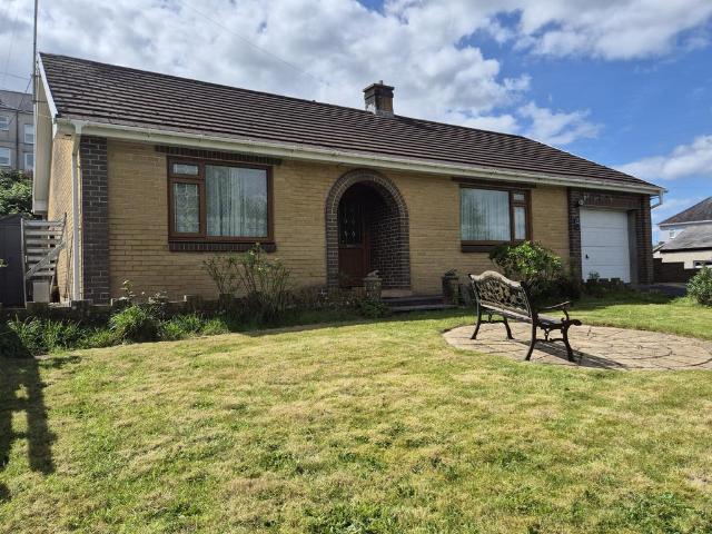 2 bedroom detached bungalow for sale