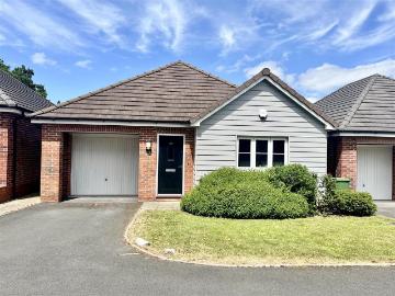 2 bedroom detached bungalow for sale