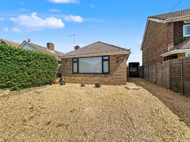2 bedroom detached bungalow for sale