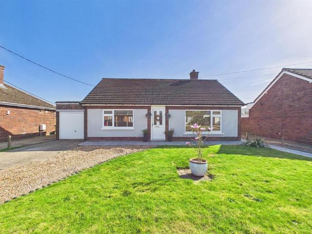 2 bedroom detached bungalow for sale