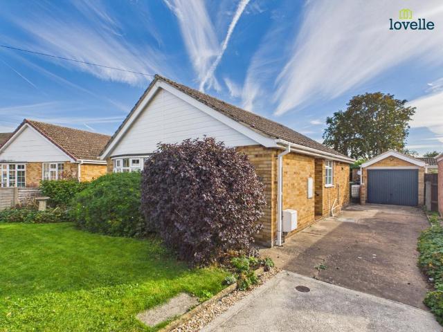 2 bedroom detached bungalow for sale