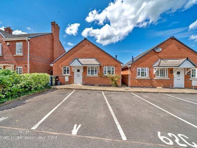 2 bedroom detached bungalow for sale