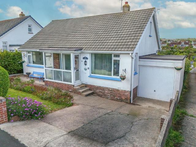 2 bedroom detached bungalow for sale