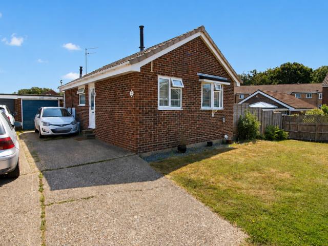2 bedroom detached bungalow for sale