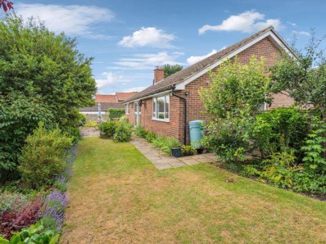 3 bedroom detached bungalow for sale