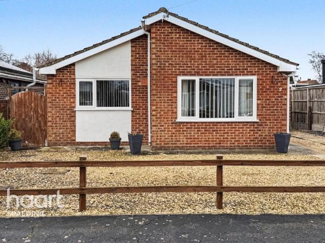 2 bedroom detached bungalow for sale