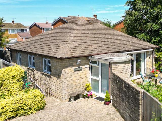 2 bedroom detached bungalow for sale