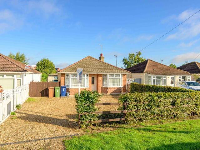 2 bedroom detached bungalow for sale