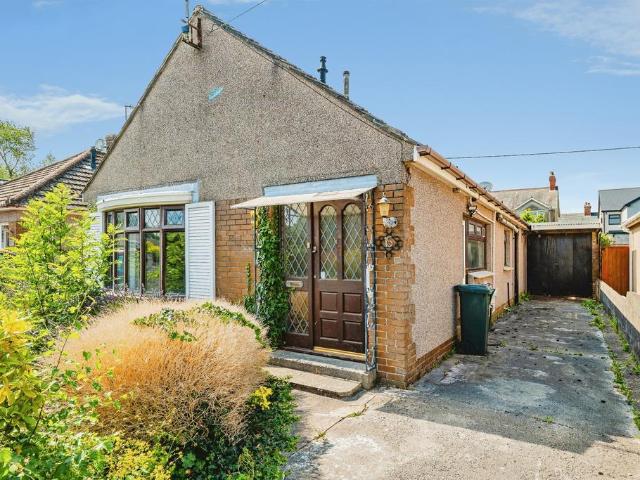 2 bedroom detached bungalow for sale
