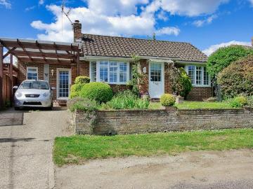 2 bedroom detached bungalow for sale