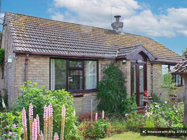 2 bedroom detached bungalow for sale
