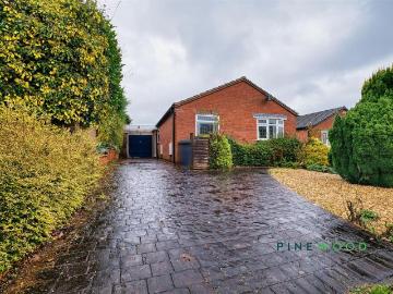 2 bedroom detached bungalow for sale