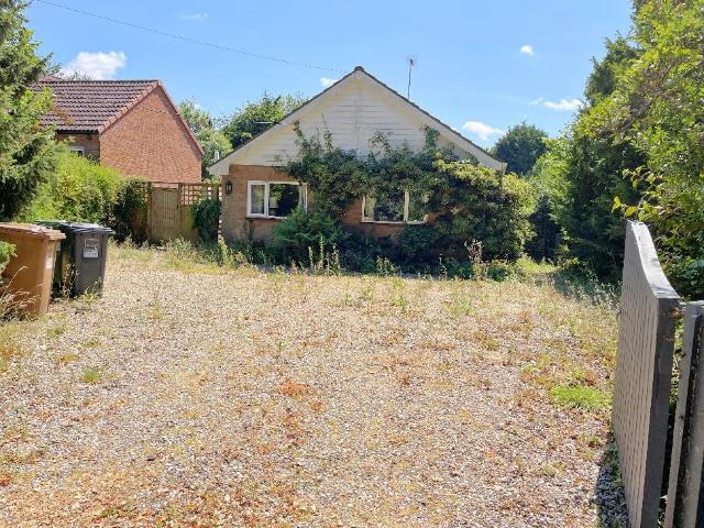 2 bedroom detached bungalow for sale