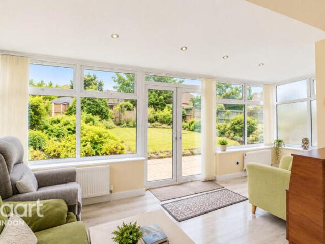 2 bedroom detached bungalow for sale in Avonmead, Swindon, SN25