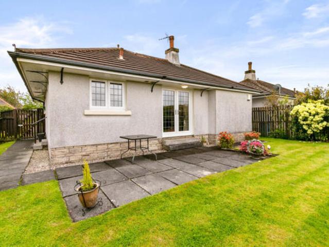 2 bedroom detached bungalow for sale in Burnhouse Brae, Newton Mearns, G77