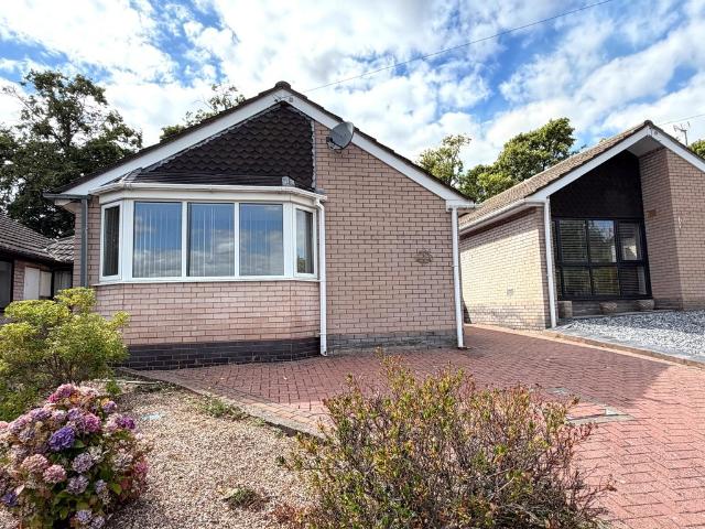 2 bedroom detached bungalow to let