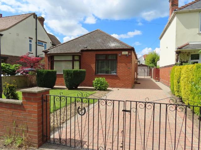 2 bedroom detached bungalow to rent