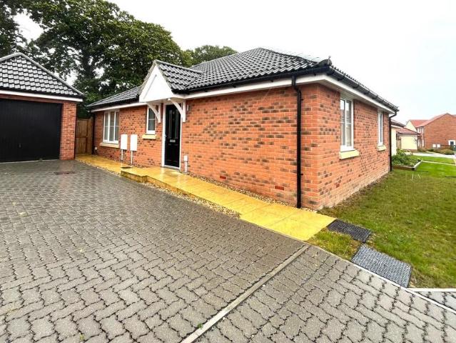 2 bedroom detached bungalow to rent
