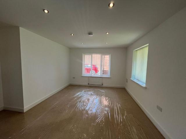 2 bedroom detached bungalow to rent