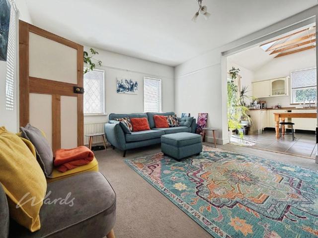 2 bedroom detached bungalow to rent
