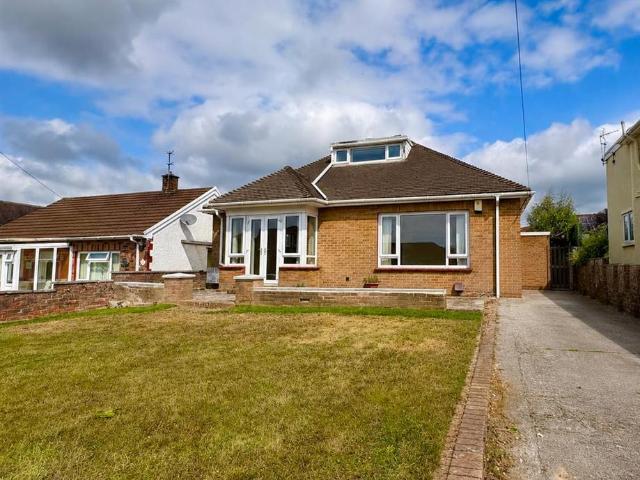 2 bedroom detached bungalow to rent