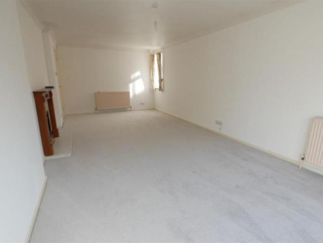 2 bedroom detached bungalow to rent