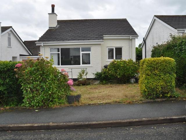 2 bedroom detached bungalow to rent