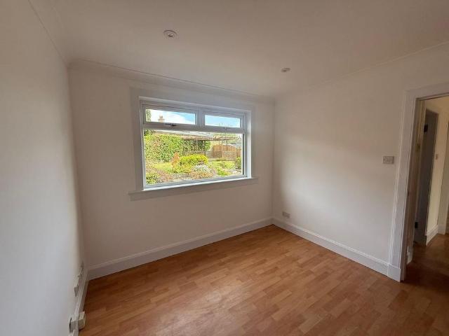 2 bedroom detached bungalow to rent