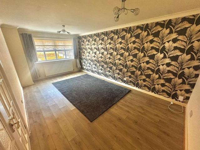 2 bedroom detached bungalow to rent