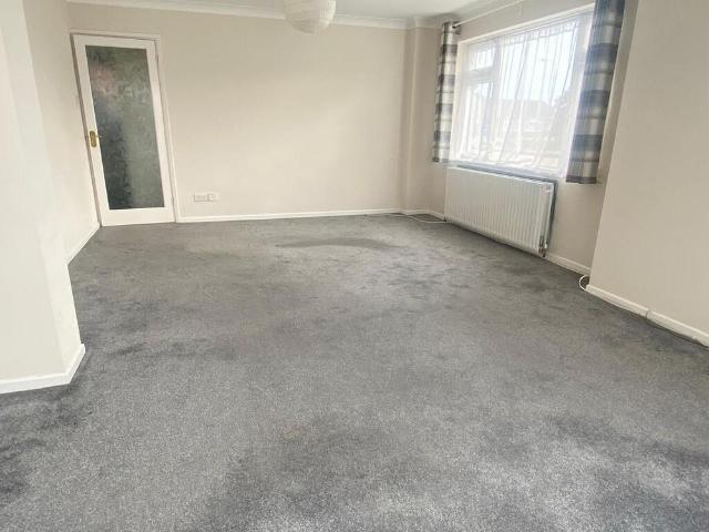 2 bedroom detached bungalow to rent