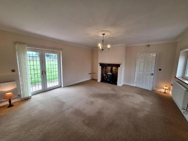 2 bedroom detached bungalow to rent