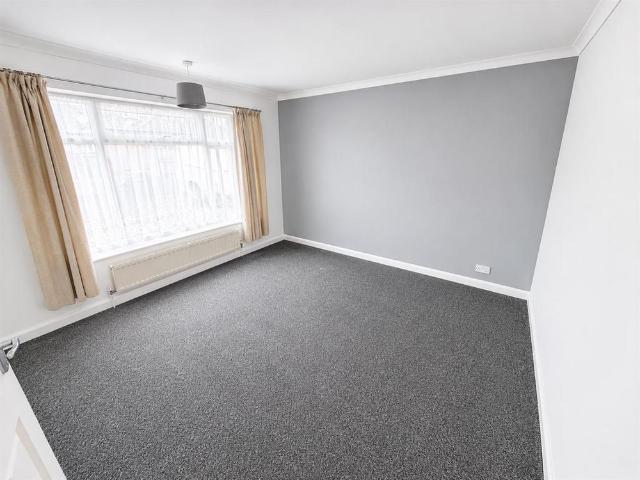 2 bedroom detached bungalow to rent