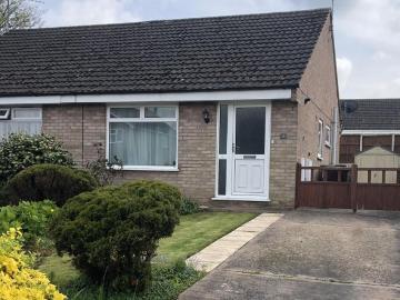 2 bedroom detached bungalow to rent