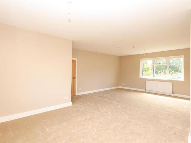 2 bedroom detached bungalow to rent