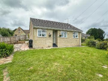 2 bedroom detached bungalow to rent