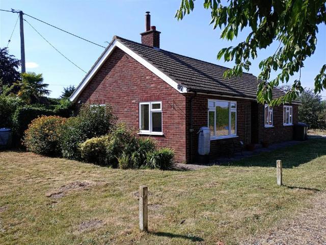 2 bedroom detached bungalow to rent