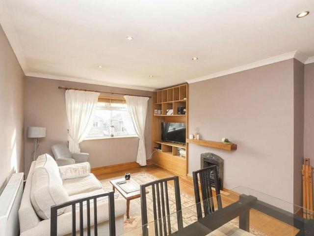2 bedroom detached bungalow to rent