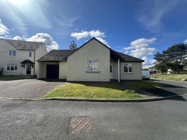 2 bedroom detached bungalow to rent