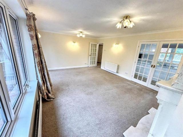 2 bedroom detached bungalow to rent